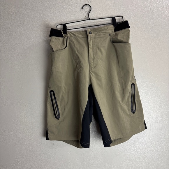 Other - Zoic Vintage Cargo Shorts Size XL